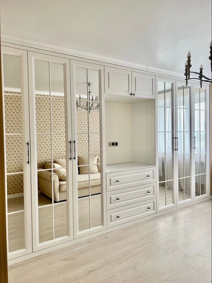 کمددیواری کلاسیک 10